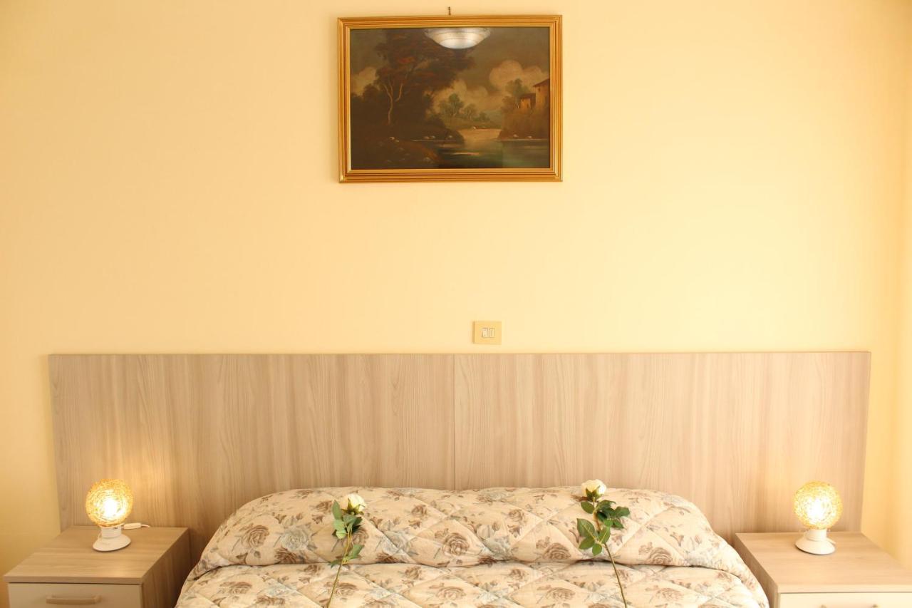 Hotel Luca ليدو دي كامايوري المظهر الخارجي الصورة