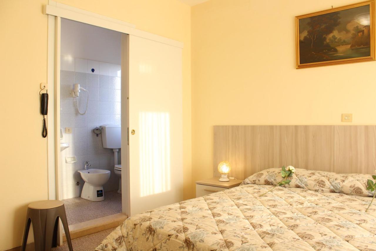 Hotel Luca ليدو دي كامايوري المظهر الخارجي الصورة